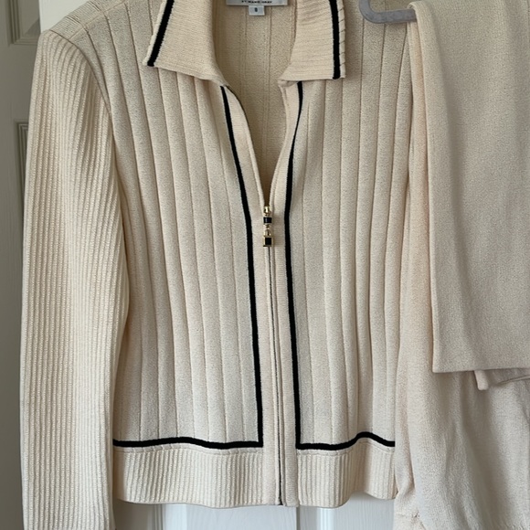 Cream St John’s Knit suit size 8 jacket and 6 pants - Picture 2 of 4